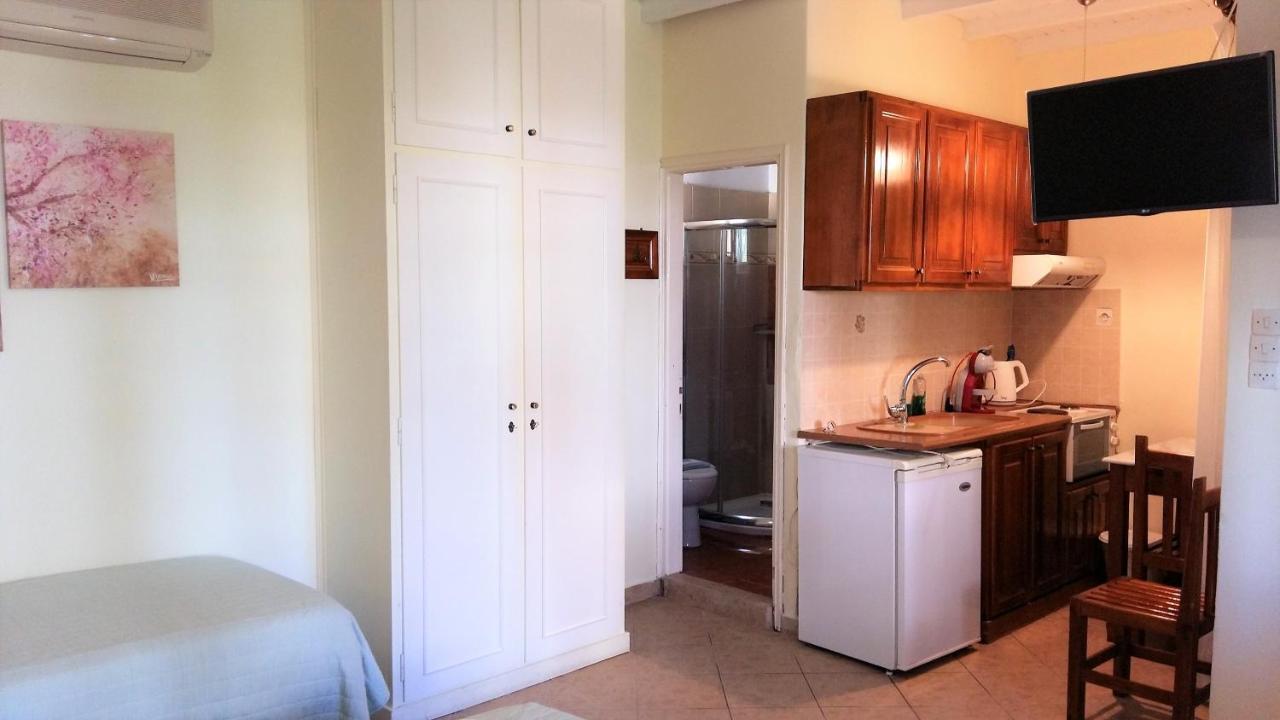 Philippos Hotel Apartments Нікіана Екстер'єр фото